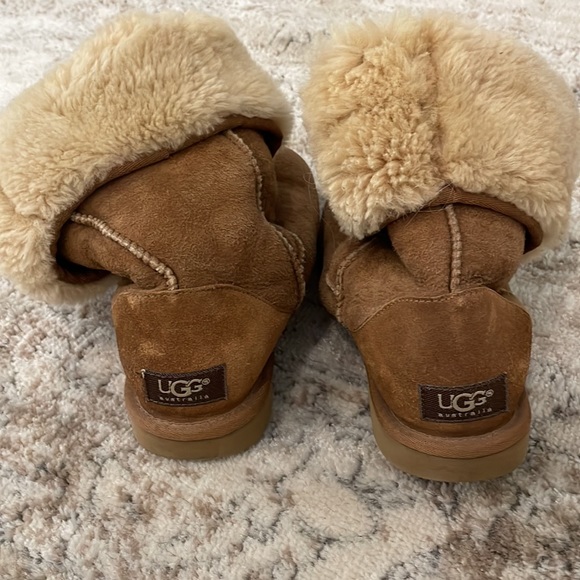 Ugg Classic Tall boot on Chestnut - Picture 1 of 6